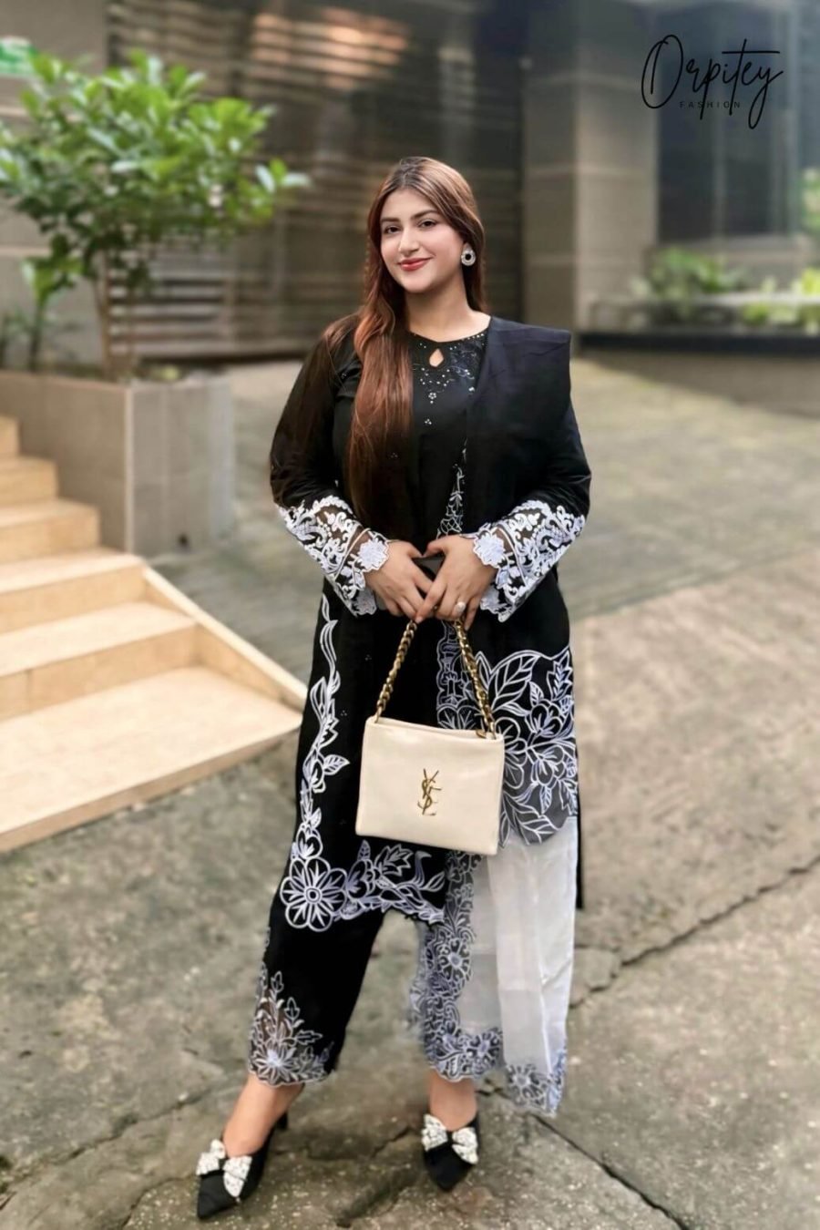 Luxurious 3-Piece Pakistani-Inspired Embroidered Dress Set - AMB02